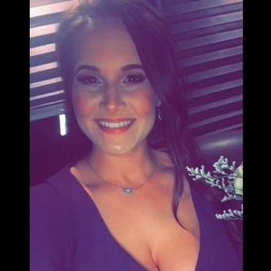 Meet your Posher, Emiliana